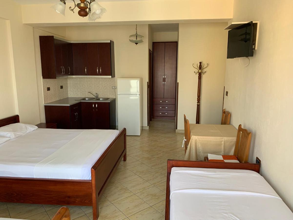The First Hotel Saranda Exterior photo